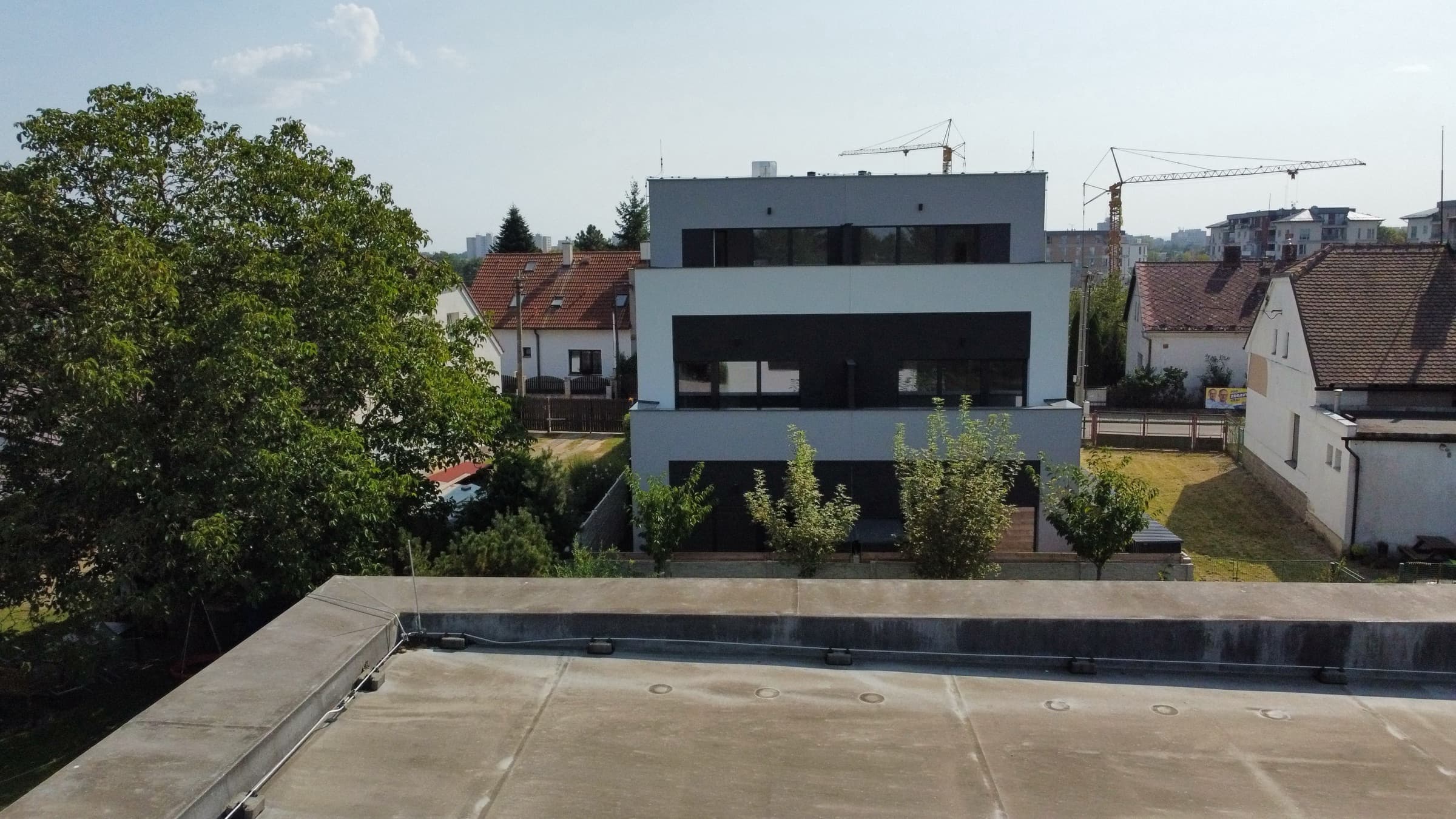 Viladům Pardubice, Ohrazenice