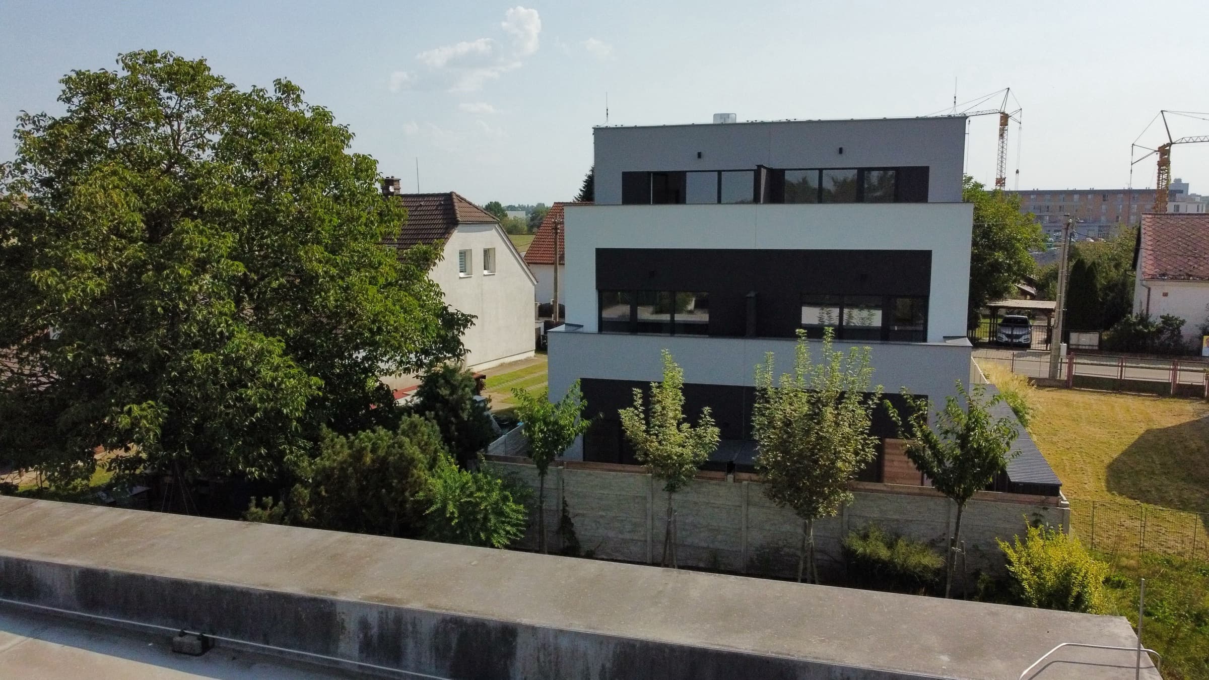 Viladům Pardubice, Ohrazenice